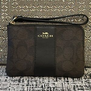 COACH Signature Print Corner zip wristlet